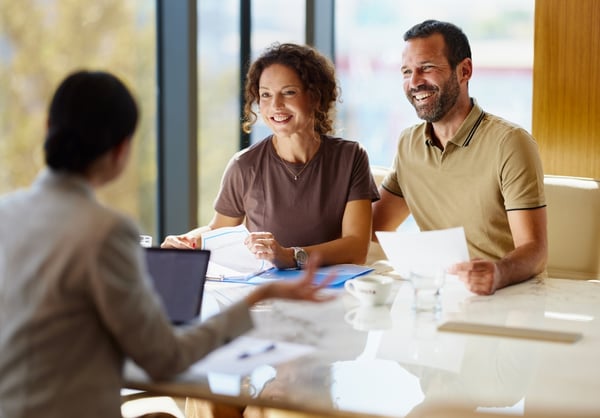couple-financial-consult